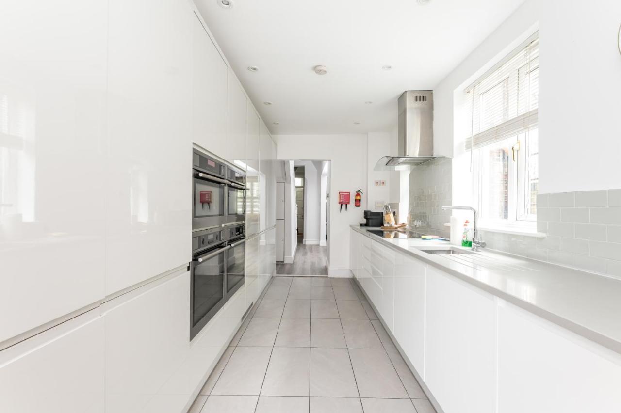הוילה יורק Stunning And Modern 5 Bed House I Pass The Keys מראה חיצוני תמונה