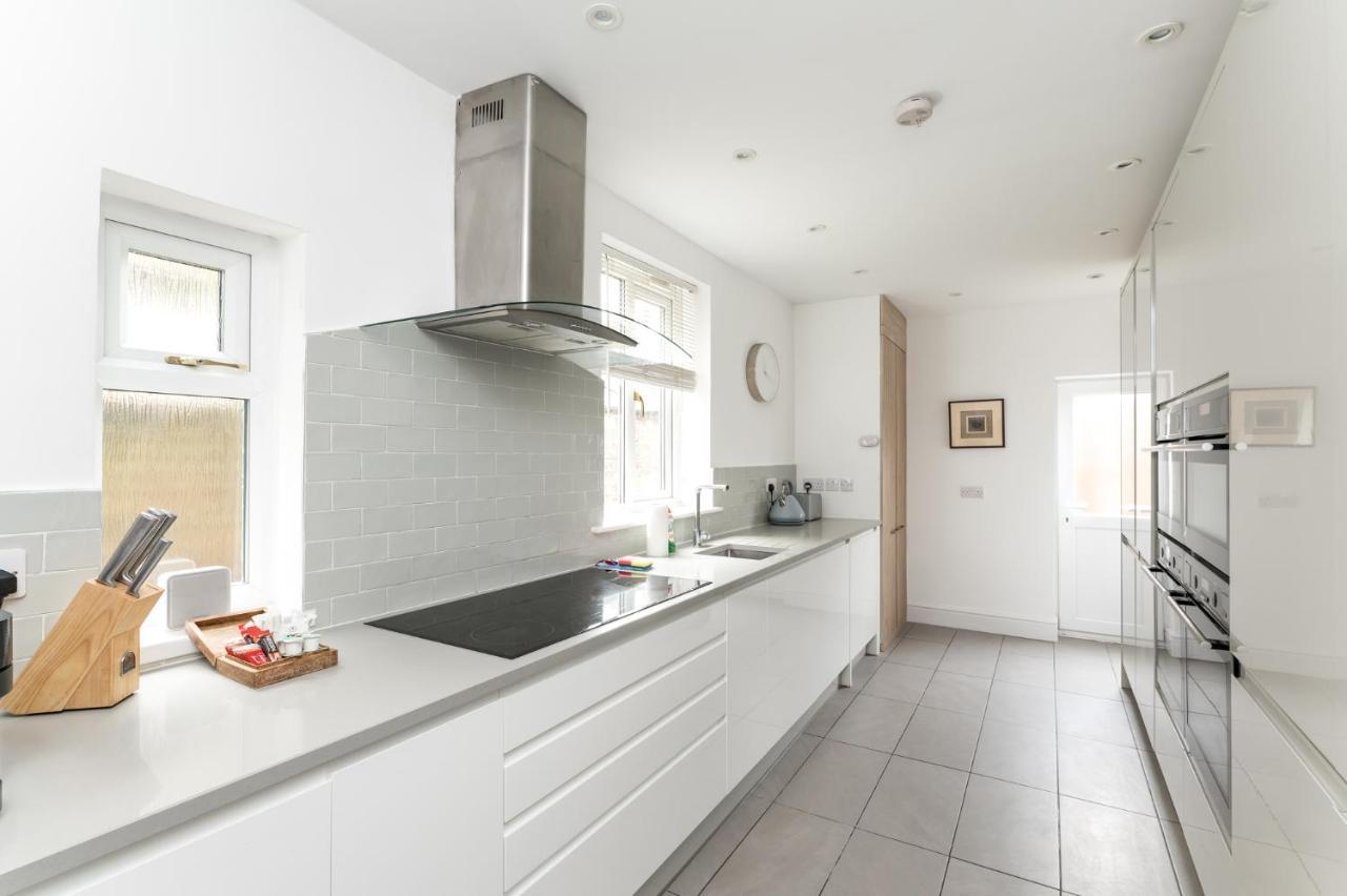 הוילה יורק Stunning And Modern 5 Bed House I Pass The Keys מראה חיצוני תמונה